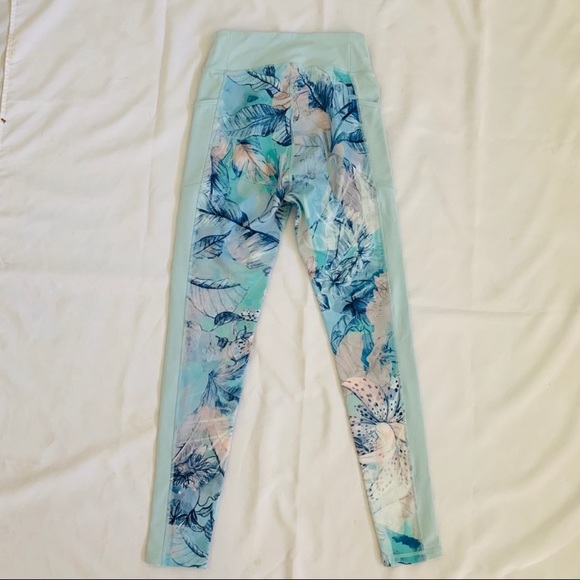Gymshark ‘Efflorescent’ Leggings - Picture 3 of 7